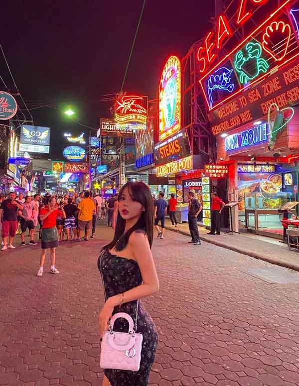 迪拜大学生伴游